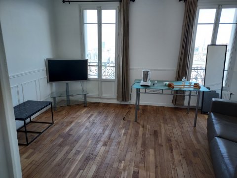 Entreprise de bâtiment tout corps d'état pour le ponçage complet du parquet à Puteaux