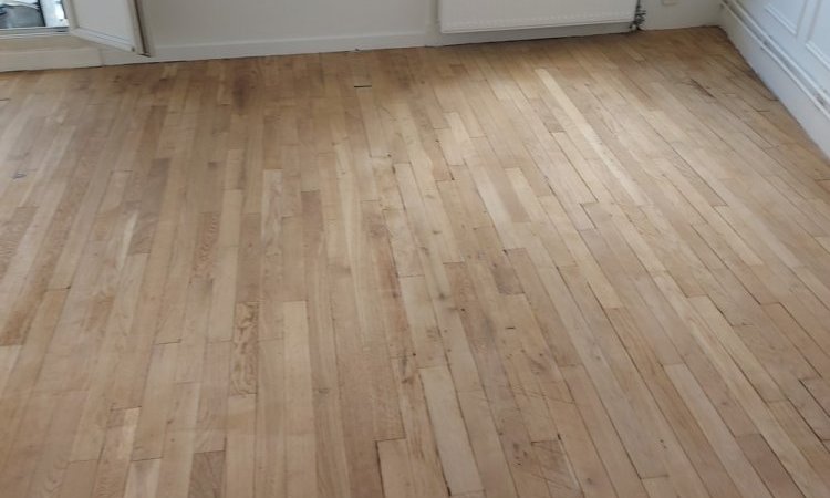 Ponçage du parquet à Puteaux